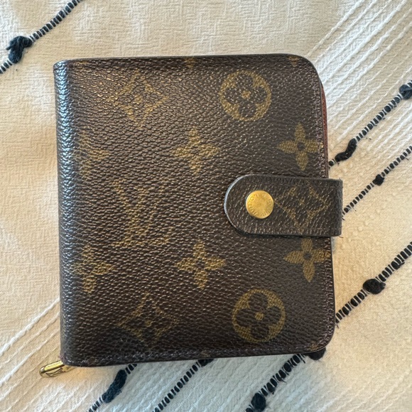 Louis Vuitton Compact Zippe Wallet - Picture 1 of 11